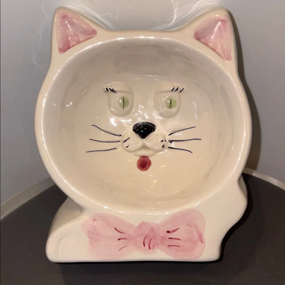 Adorable Ceramic Cat-Shaped Pet Bowl with 3-D Eyes and Nose and Painted Pink Bow